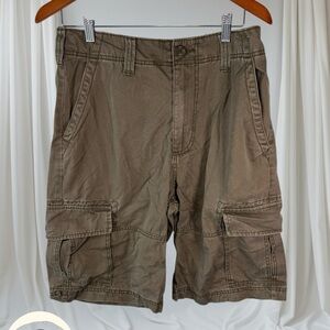American Rag Cargo Shorts Men’s size 32 Olive Green with pockets